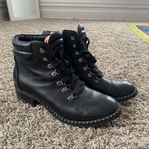Gentle Souls Brooklyn Lace-up black boot